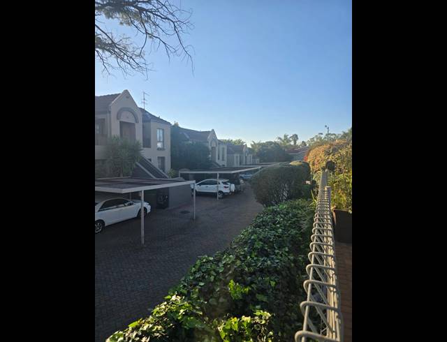 2 bed property to rent in FLORIDA HILLS